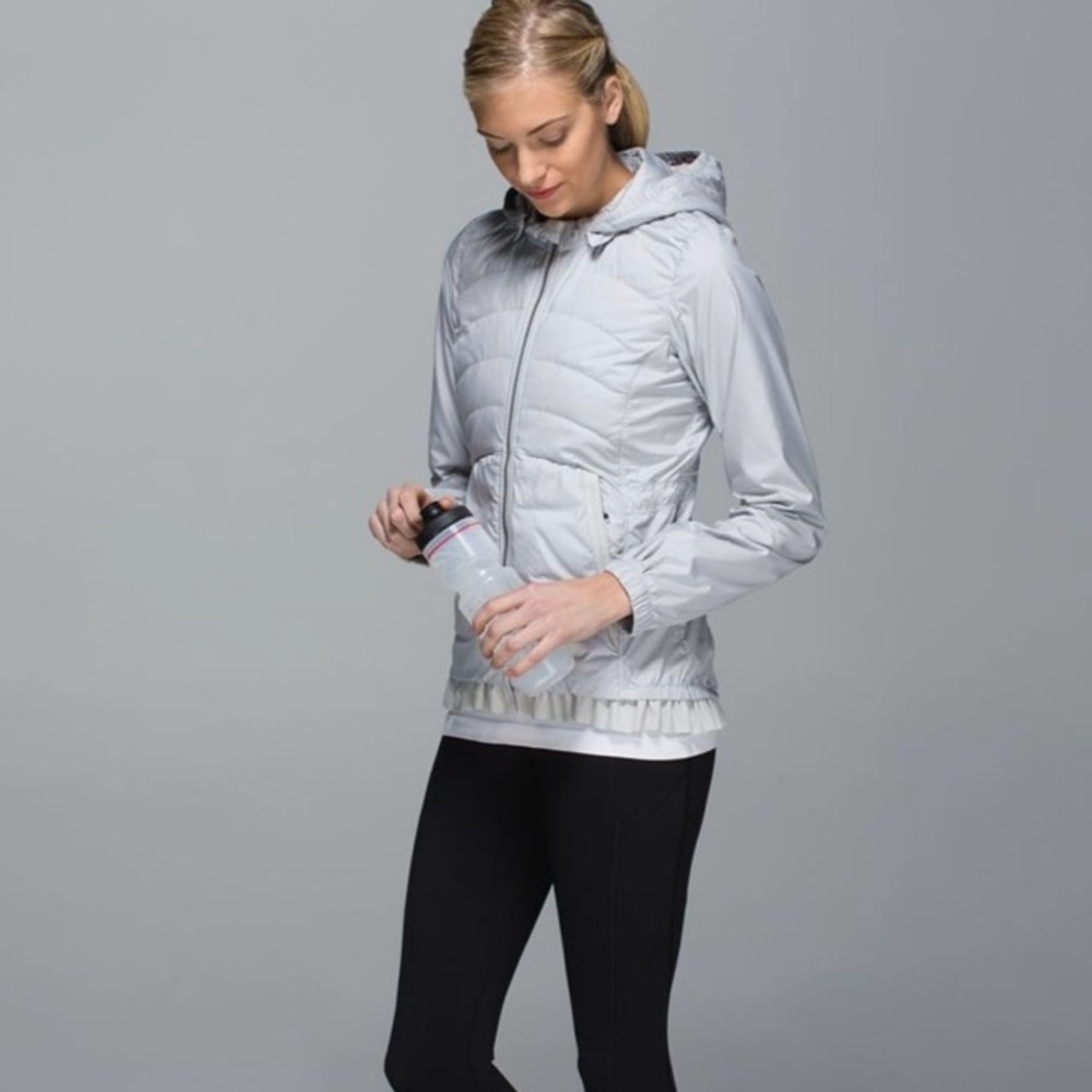 Lululemon Women's Running Puffer Jacket with Ruffle detail Size M